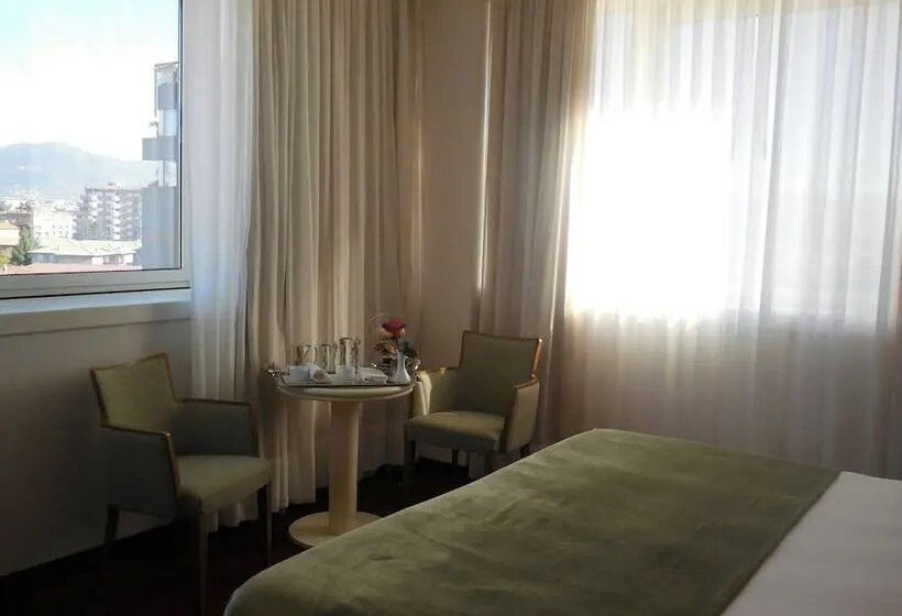 اتاق اجرایی, Starhotels Cristallo Palace