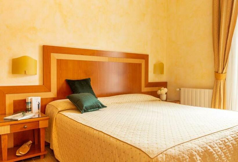 Номер Стандарт Трехместный, Hotel & Residence Venezia 2000