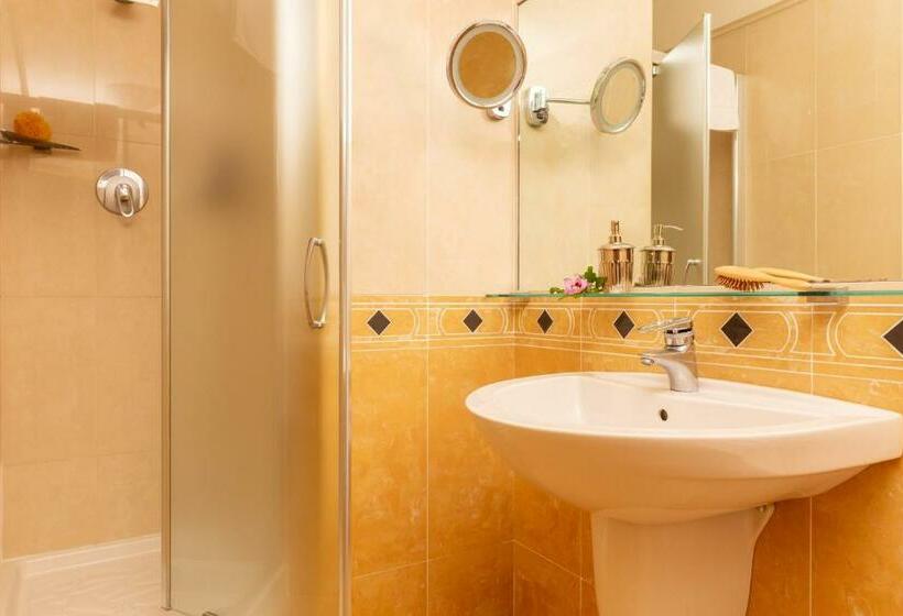 Полулюкс, Hotel & Residence Venezia 2000