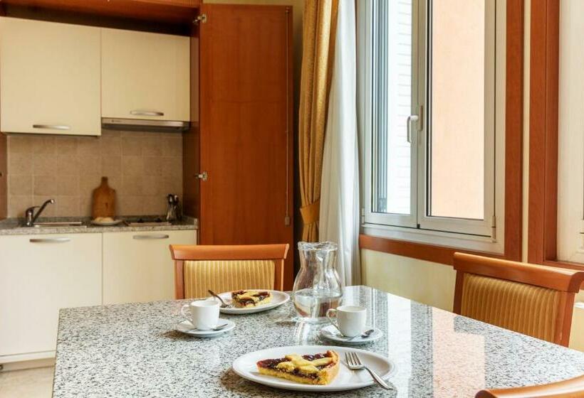 Полулюкс, Hotel & Residence Venezia 2000