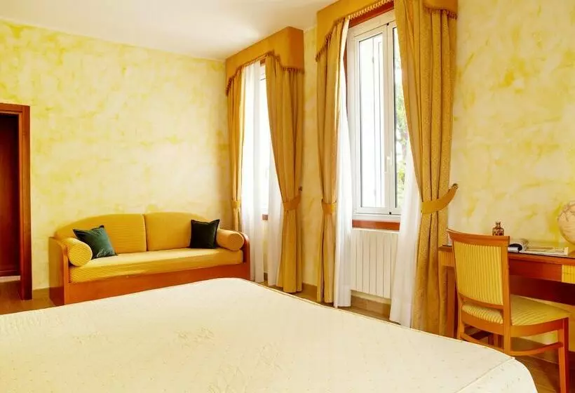 Comfort Kolmen Hengen Huone, Hotel & Residence Venezia 2000