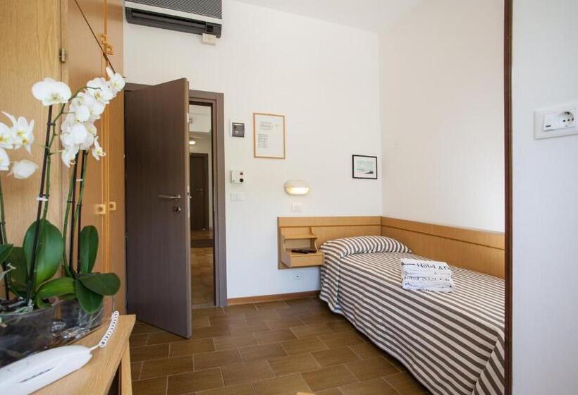 Standart Tek Kişilik Oda, Adler