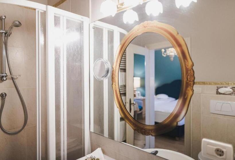 스탠다드 룸, Adria