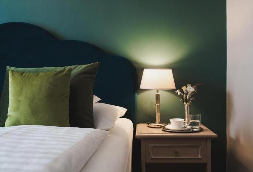 스탠다드 룸, Adria