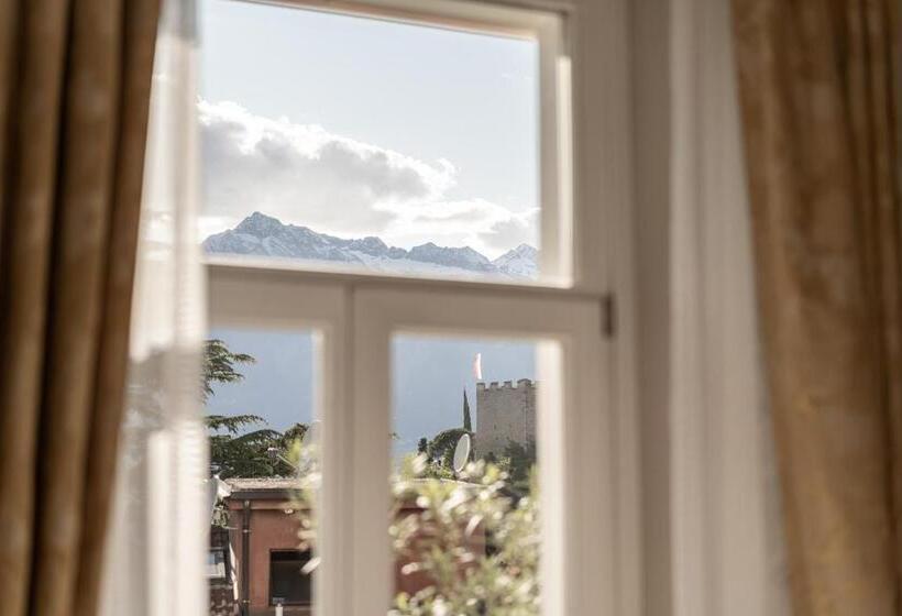 디럭스 룸, Adria