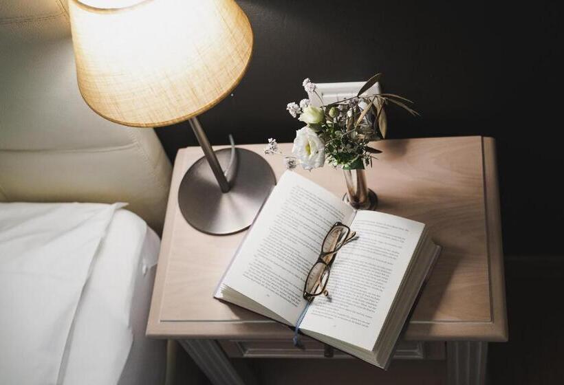 디럭스 룸, Adria