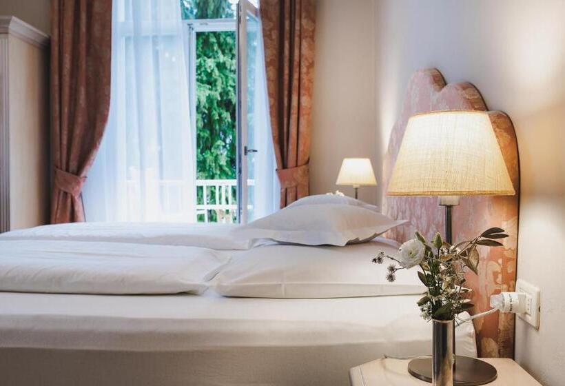 디럭스 룸, Adria