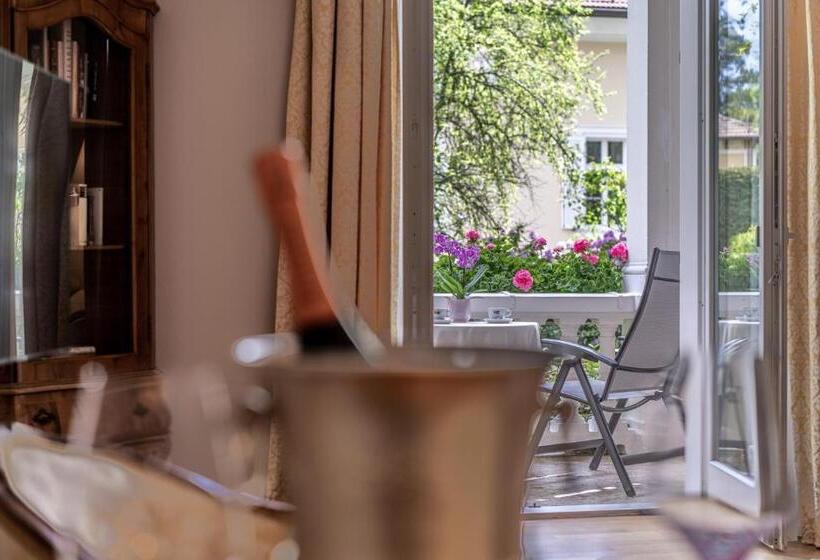 디럭스 스위트, Adria