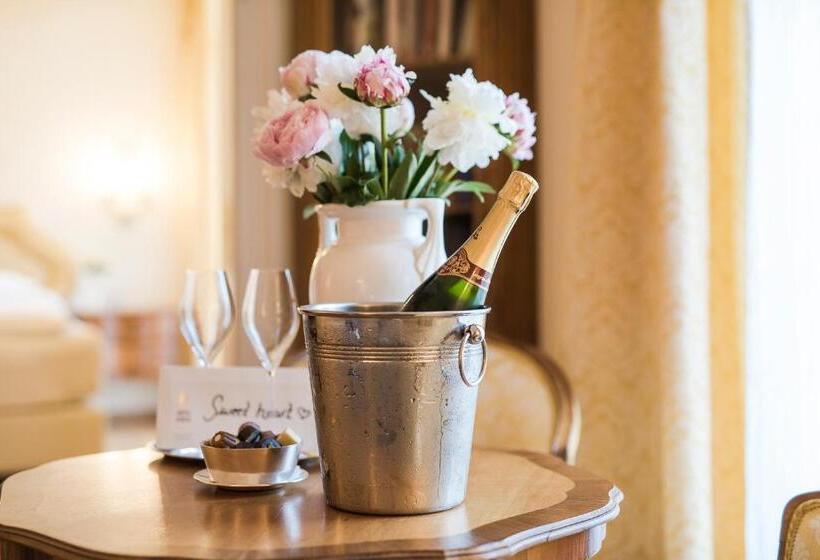 디럭스 스위트, Adria