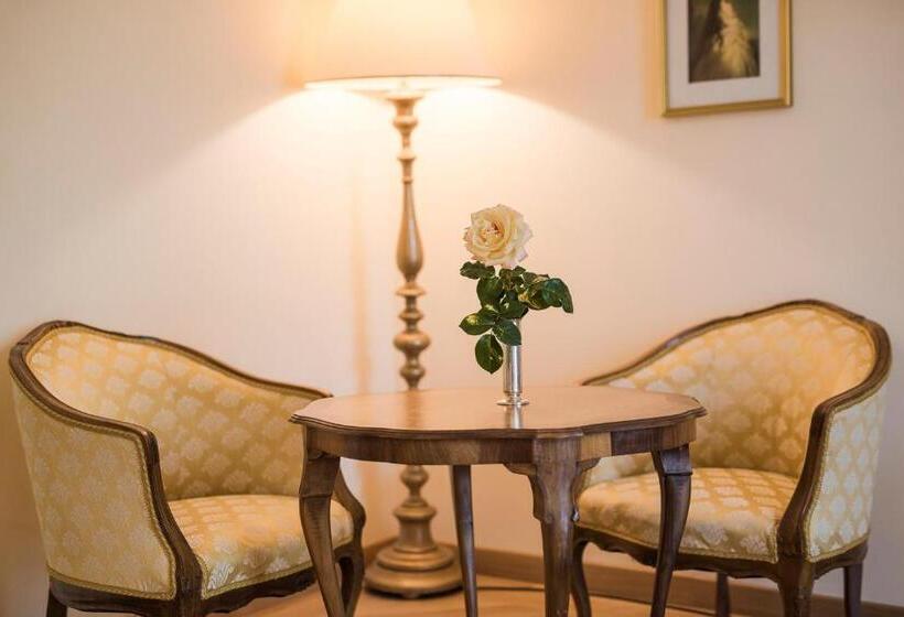 디럭스 스위트, Adria