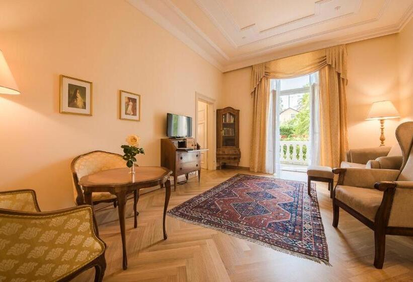 디럭스 스위트, Adria