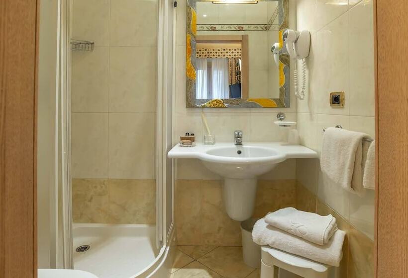 اتاق استاندارد یک نفره, Alba Palace