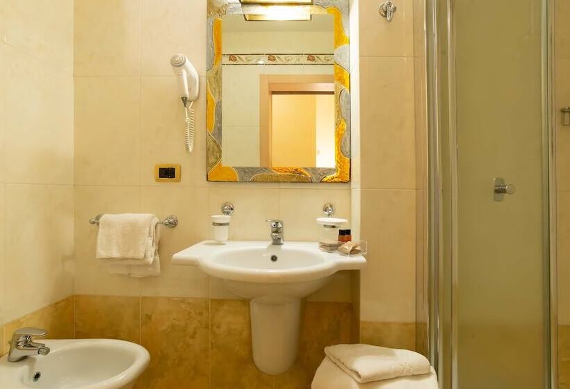 اتاق استاندارد یک نفره, Alba Palace