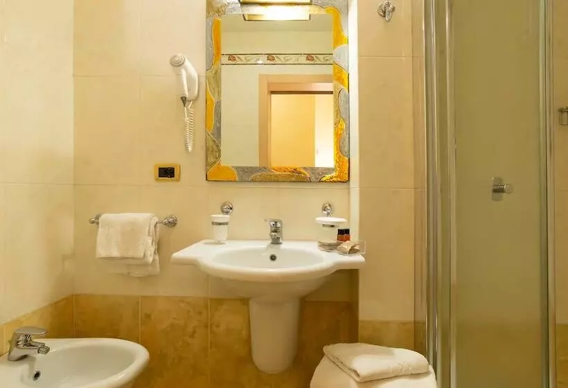 اتاق استاندارد یک نفره, Alba Palace