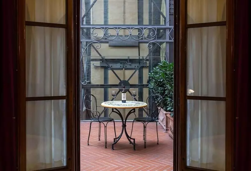 اتاق استاندارد چهار تخته, Alba Palace