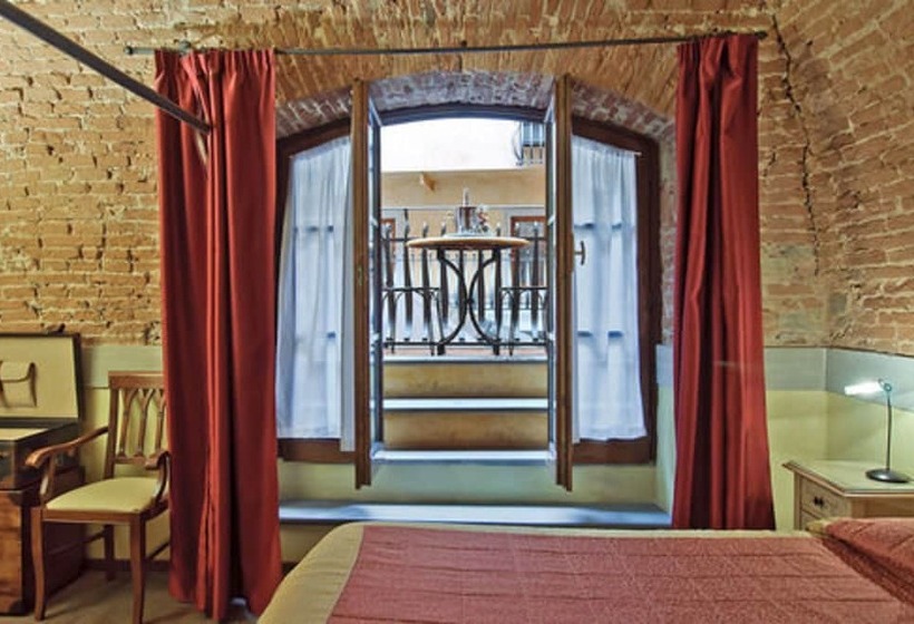 اتاق استاندارد چهار تخته, Alba Palace