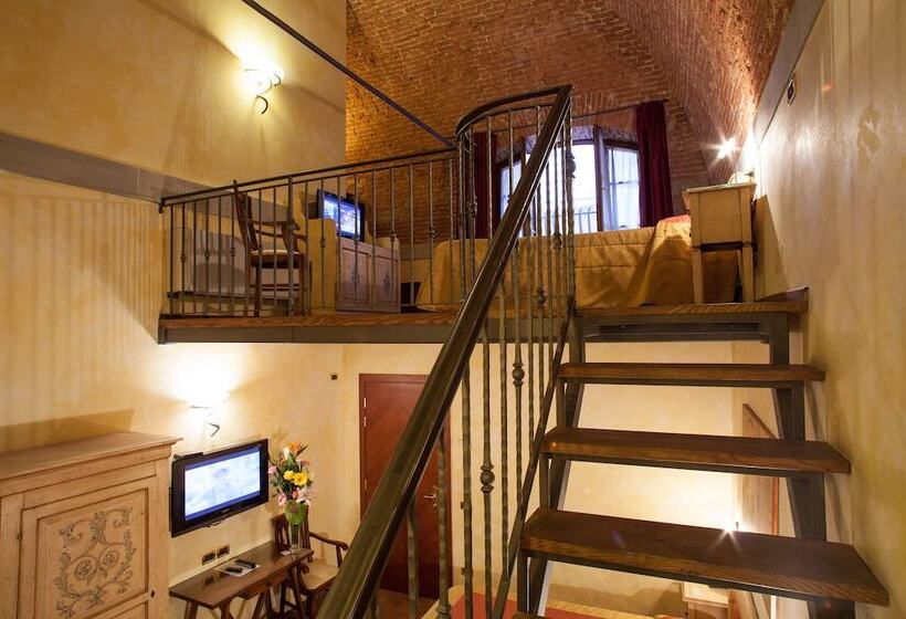 اتاق استاندارد چهار تخته, Alba Palace