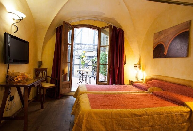 اتاق استاندارد چهار تخته, Alba Palace