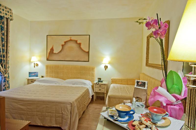 اتاق استاندارد سه نفره, Alba Palace