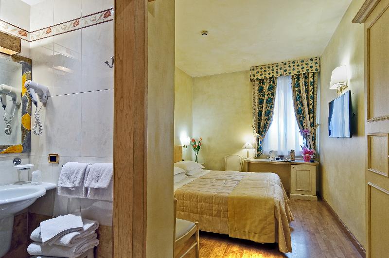 اتاق استاندارد سه نفره, Alba Palace