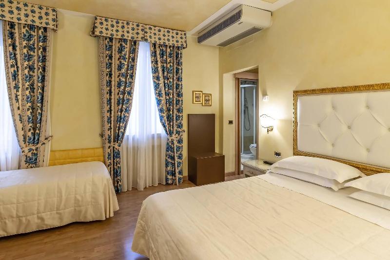 اتاق استاندارد سه نفره, Alba Palace