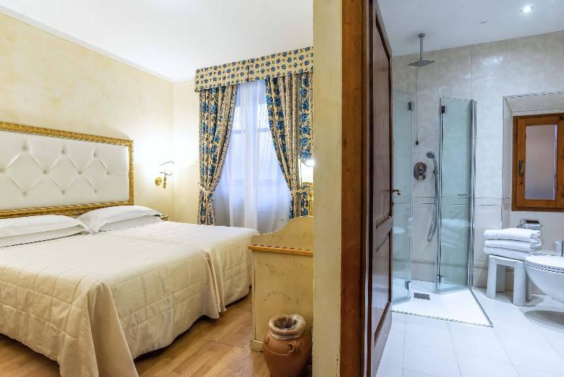 اتاق استاندارد سه نفره, Alba Palace