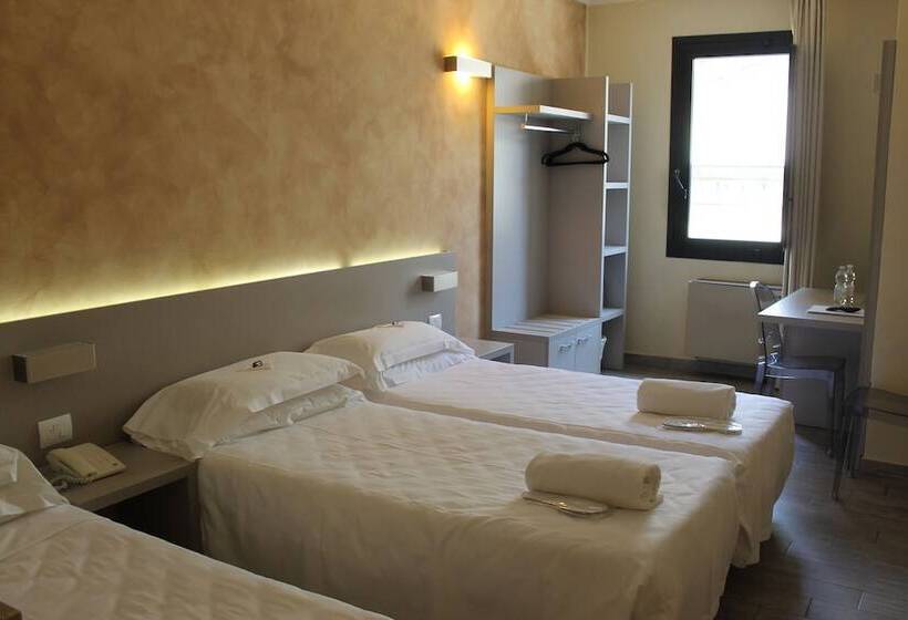 اتاق استاندارد سه نفره, Albergo Firenze