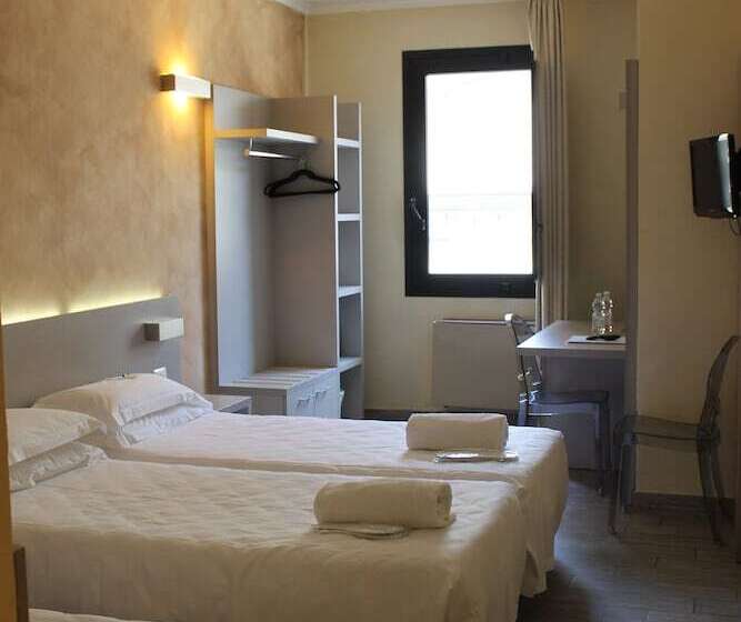 اتاق سوپریور سه تخته, Albergo Firenze