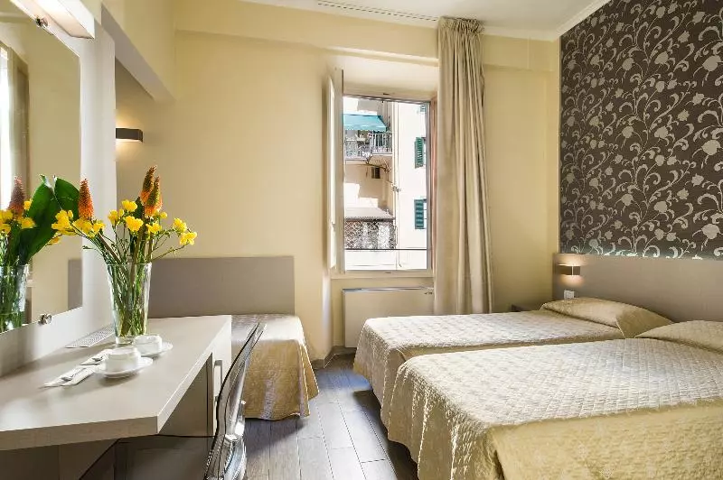 اتاق استاندارد چهار تخته, Albergo Firenze
