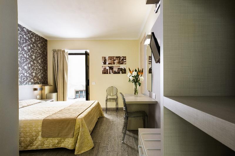 اتاق استاندارد چهار تخته, Albergo Firenze
