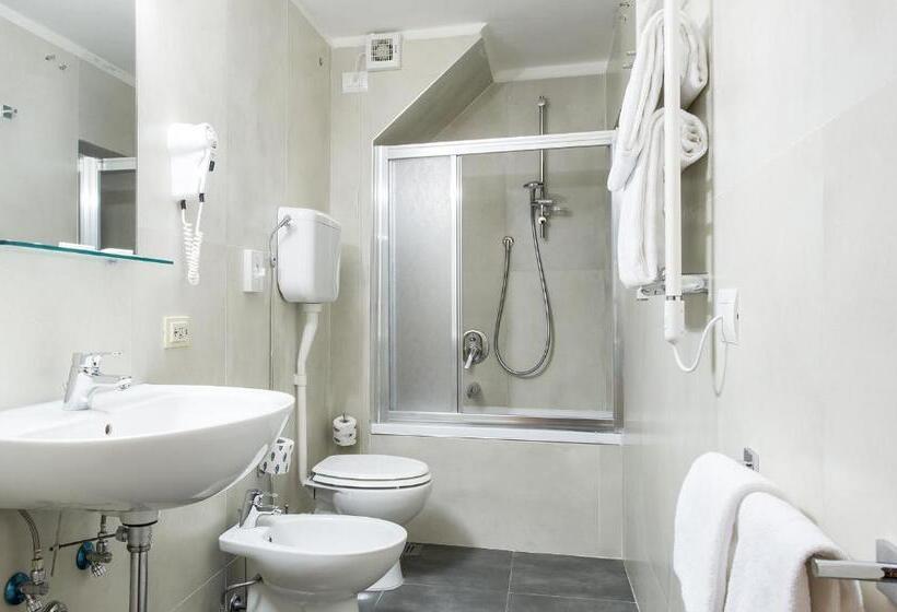 اتاق استاندارد یک نفره, Albergo Firenze