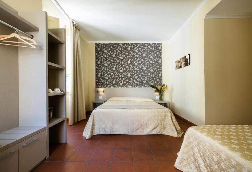 اتاق استاندارد سه نفره, Albergo Firenze