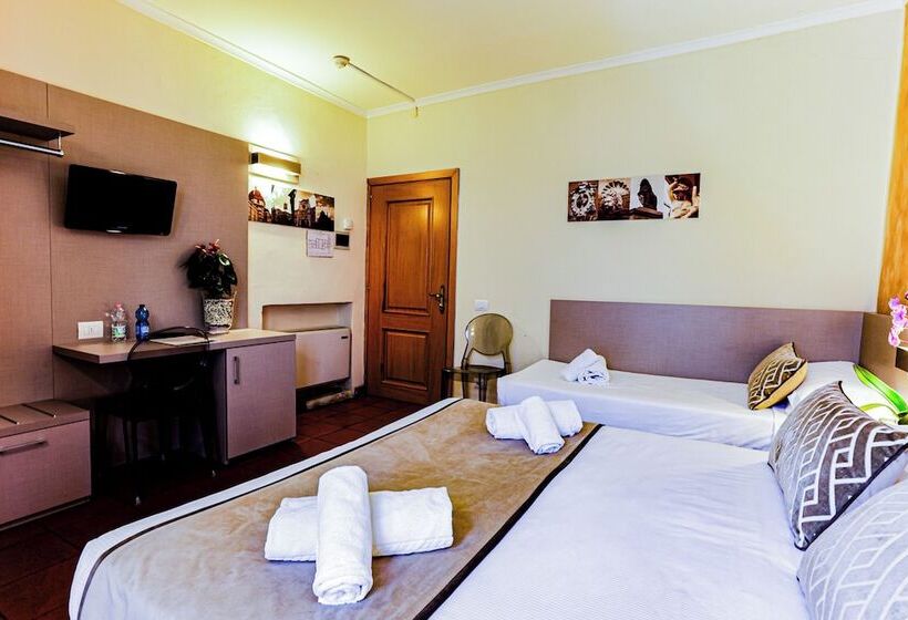اتاق استاندارد سه نفره, Albergo Firenze