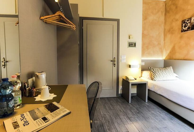 اتاق استاندارد یک نفره, Albergo Firenze