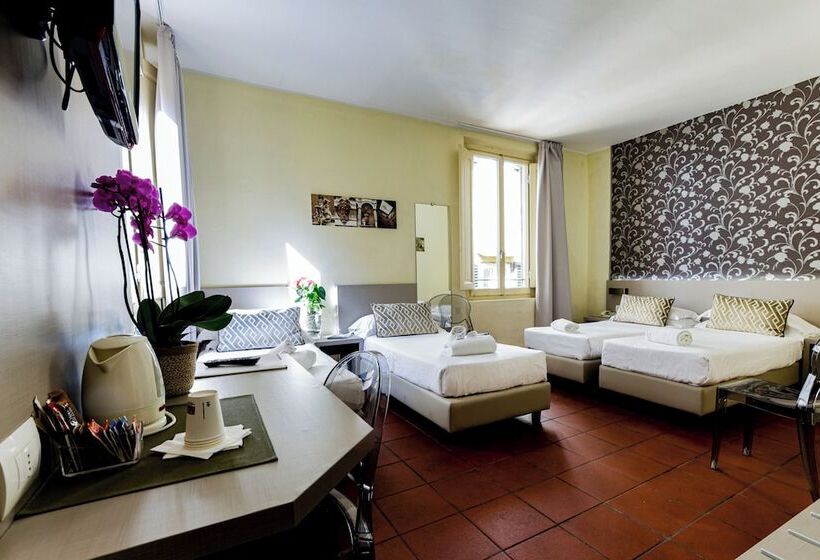 اتاق سوپریور چهار تخته, Albergo Firenze