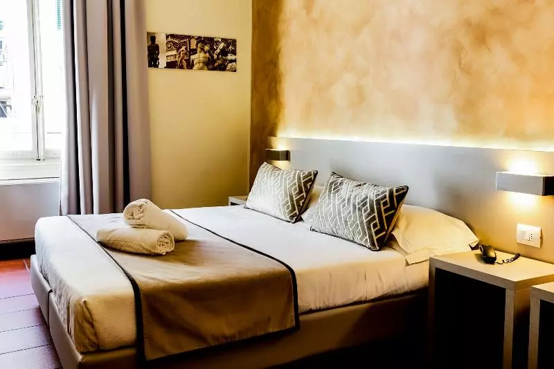 اتاق سوپریور سه تخته, Albergo Firenze