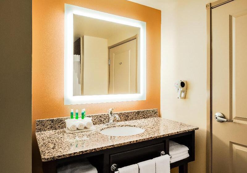 اتاق سوپریور چهار تخته, Albergo Firenze