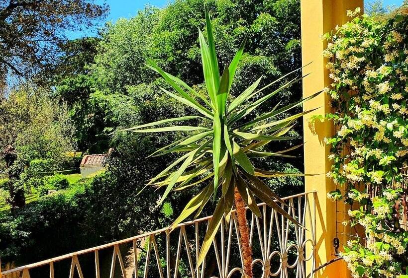 اتاق لوکس با بالکن, Annalena