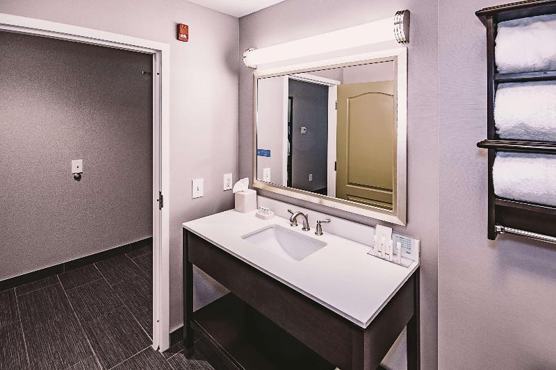 اتاق استاندارد چهار تخته, Bodoni