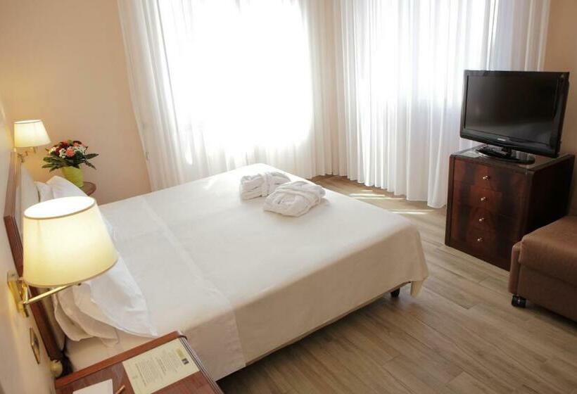 اتاق استاندارد, Bristol