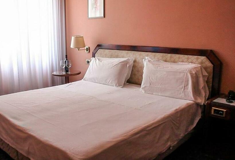 اتاق استاندارد, Bristol