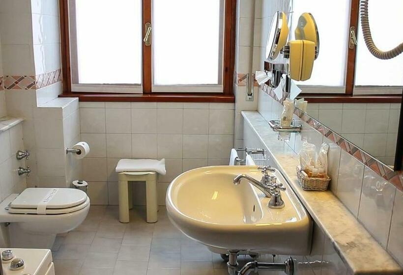 اتاق استاندارد, Bristol