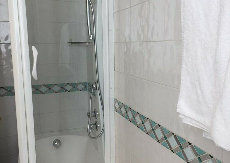 اتاق استاندارد, Bristol