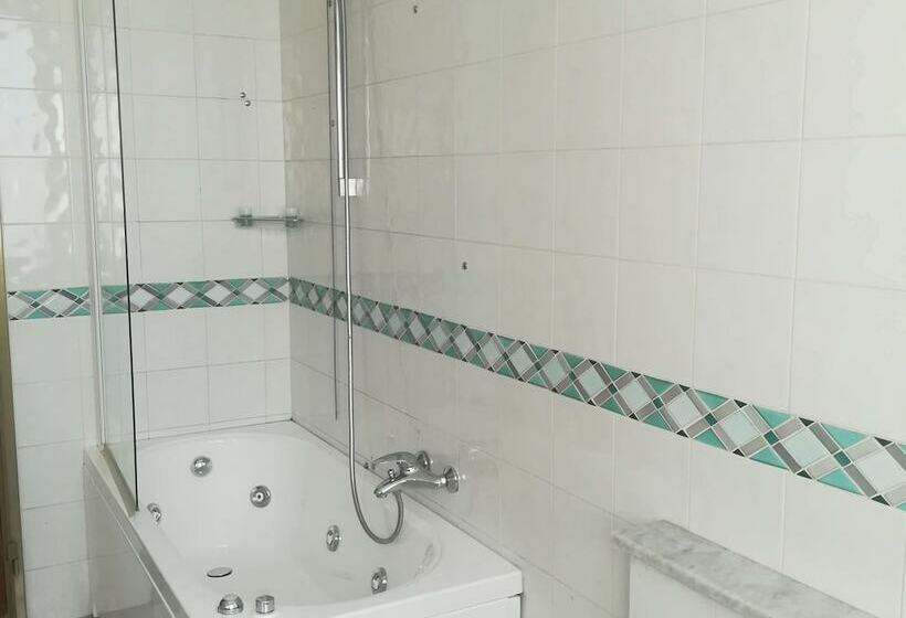 اتاق استاندارد, Bristol