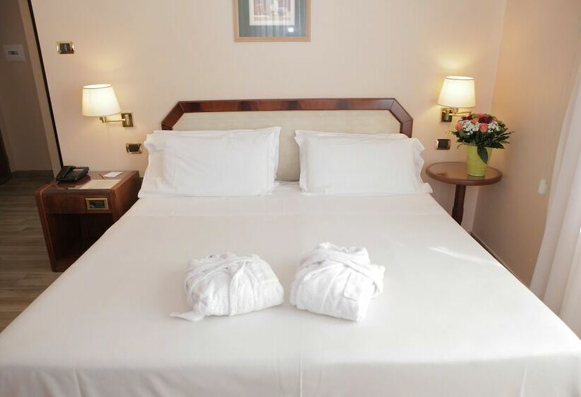 اتاق استاندارد, Bristol