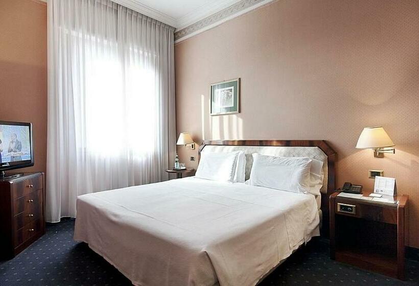 اتاق استاندارد سه نفره, Bristol