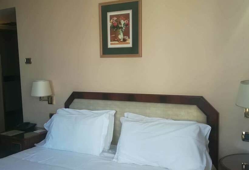 اتاق استاندارد سه نفره, Bristol