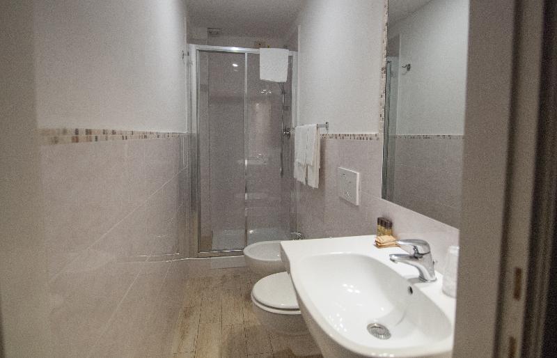 اتاق استاندارد سه نفره, Cimabue