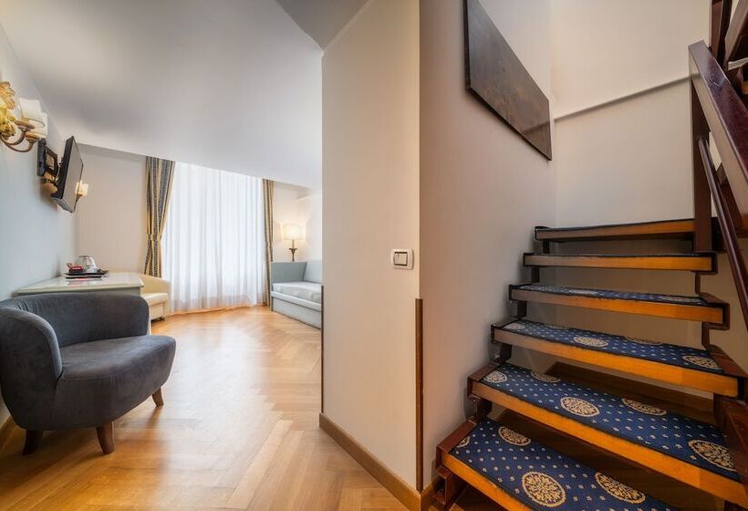 اتاق خانوادگی, Croce Di Malta