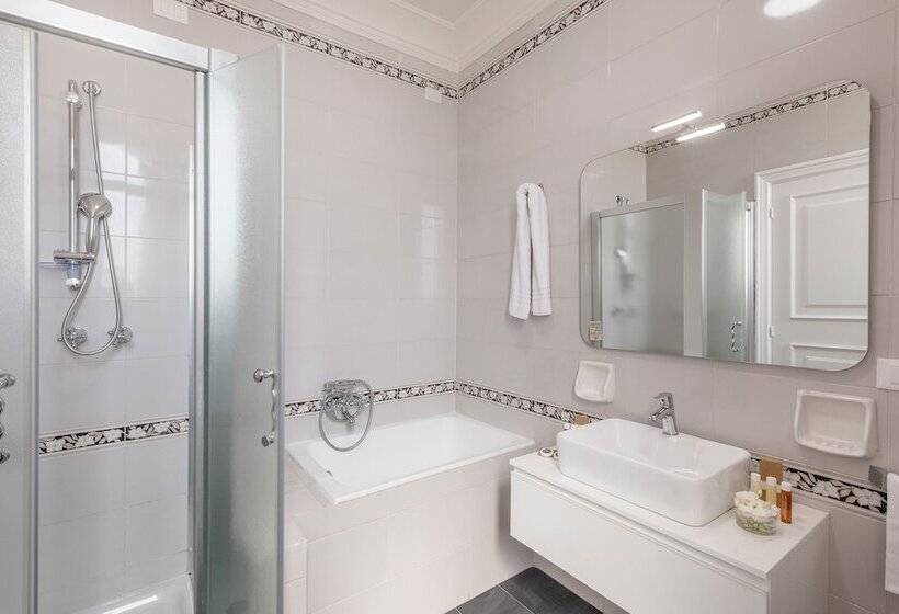 Camera Standard, Delle Palme